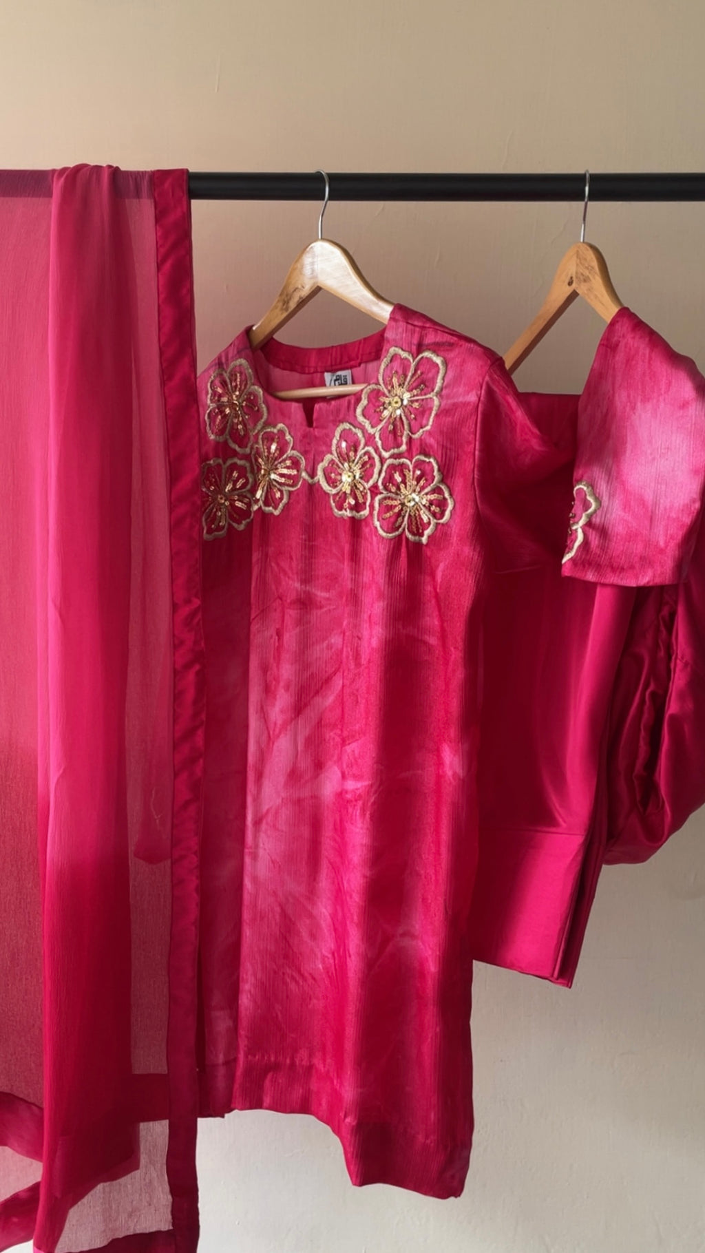 DEEP PINK - COLOR OF LOVE