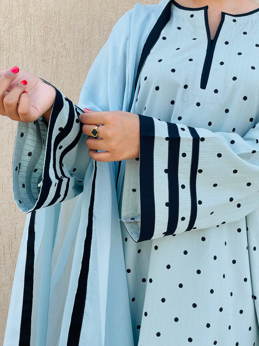 BLACK POLKA