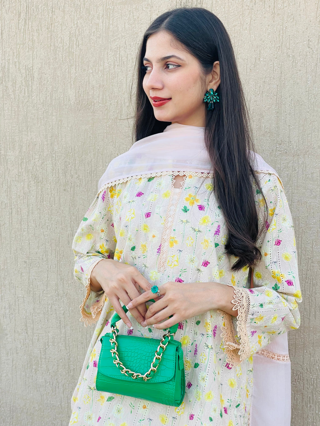 PINK CHIKANKARI