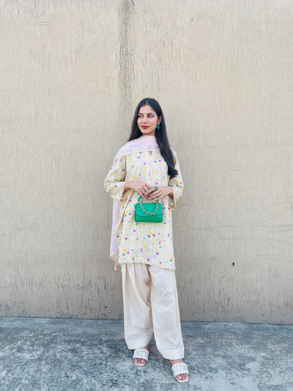 PINK CHIKANKARI
