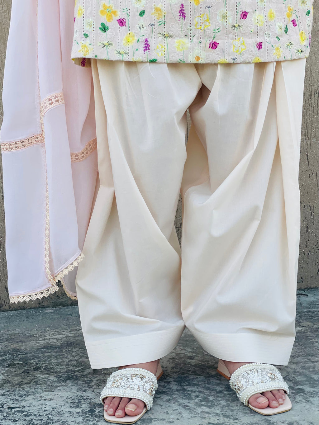 PINK CHIKANKARI